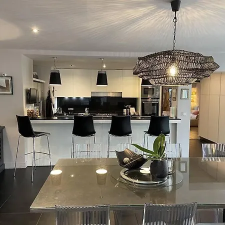 Maison De 250 M2 Avec A * アルカション