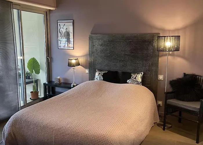 Maison De 250 M2 Avec A Villa *