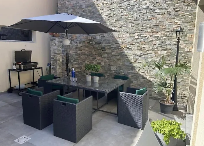 빌라 Maison De 250 M2 Avec A *